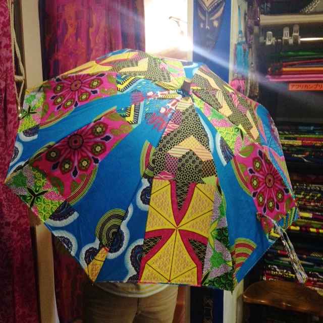 アフリカンプリントの日傘